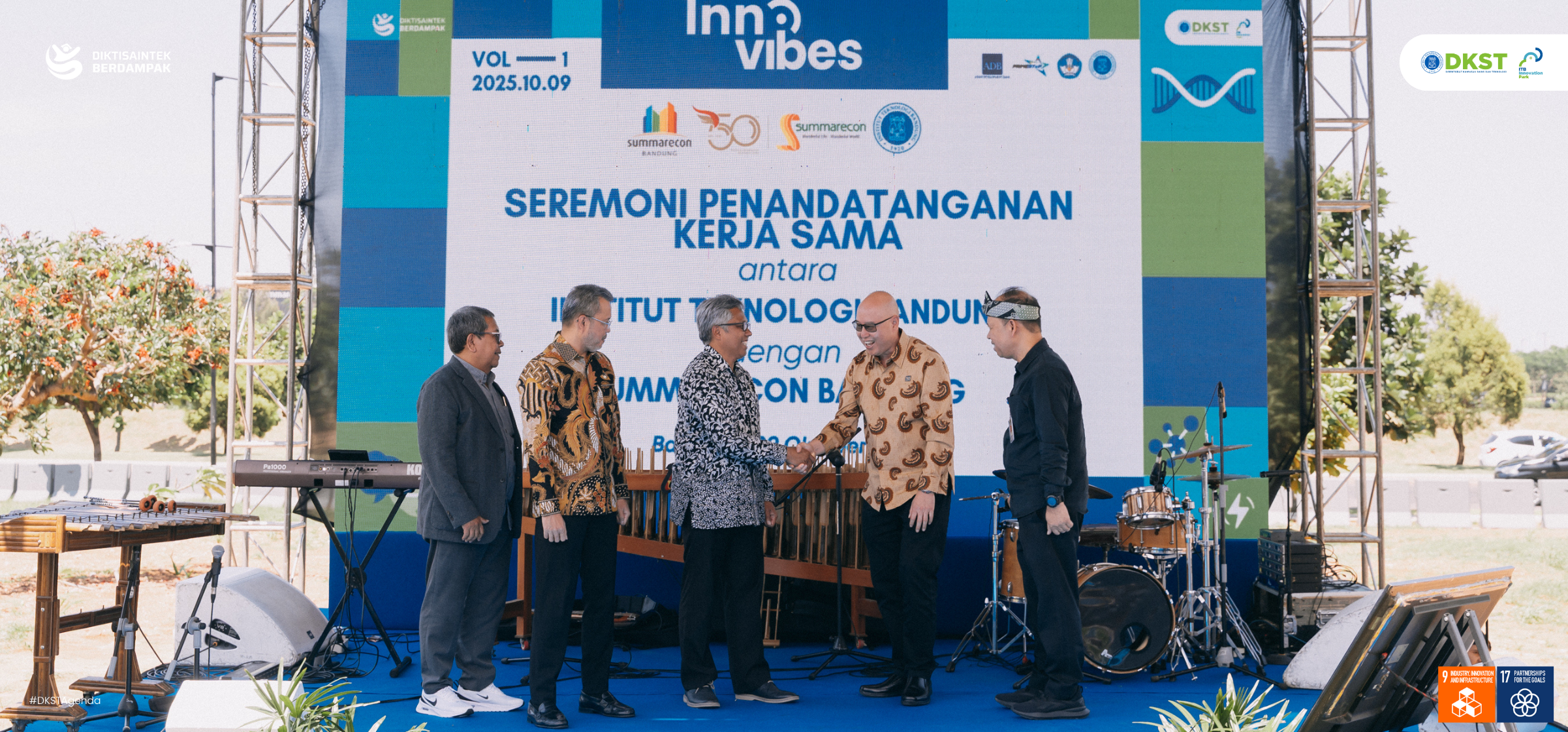 Innovibes 2025 Vol. 1 This is the momentum for the signing of the MoU between ITB and Summarecon Bandung to develop innovation areas